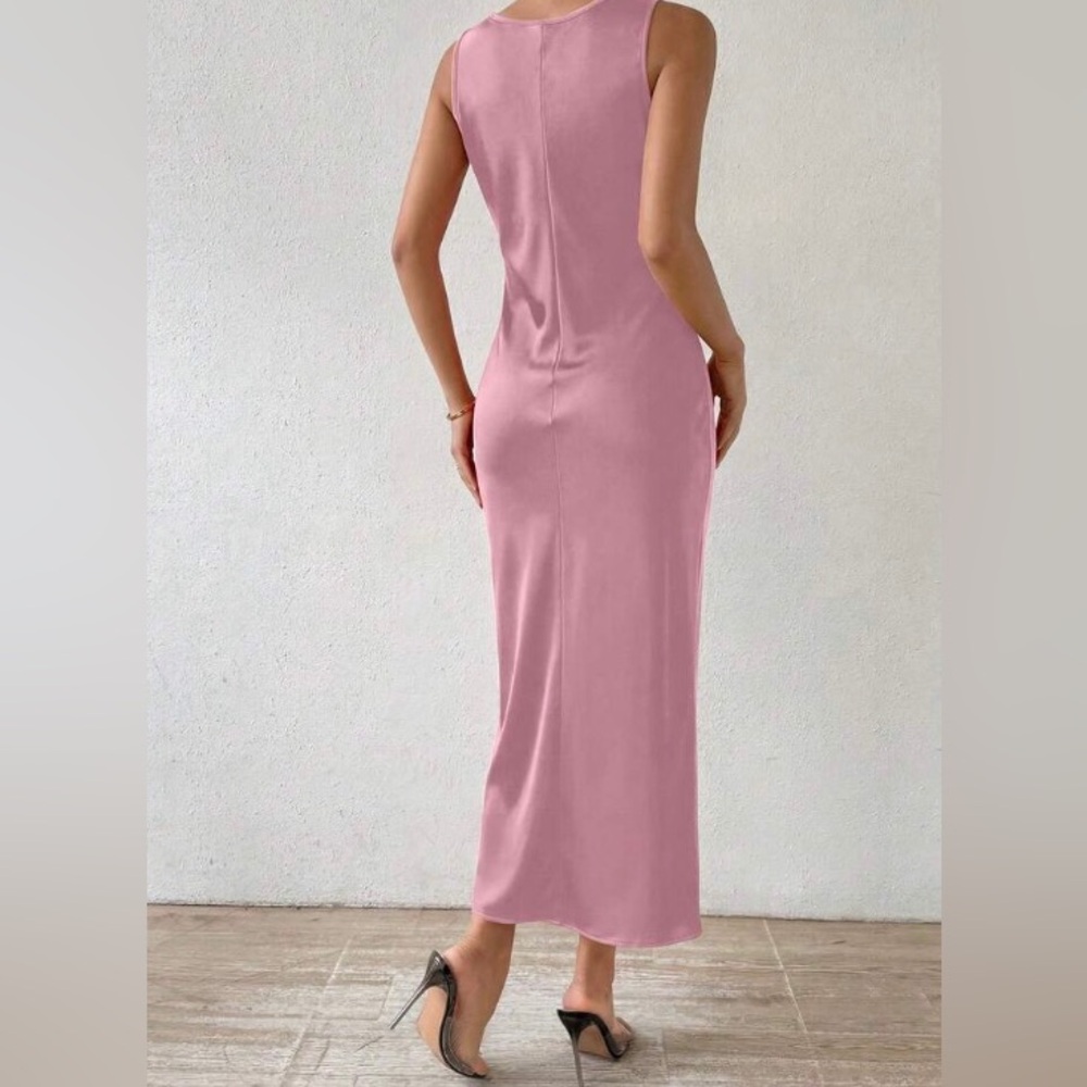 Sleek Pink Scoop Neck Maxi Dress - Picture 2 of 5